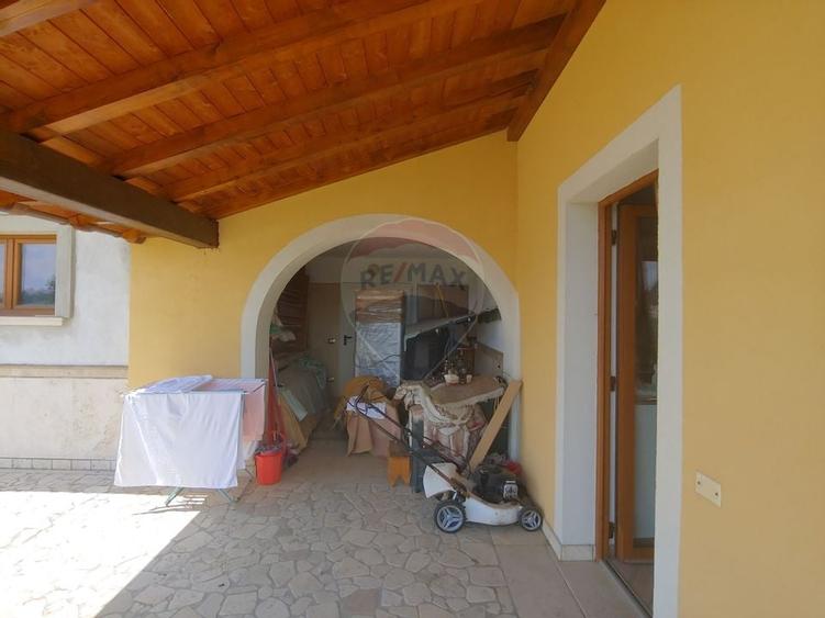 Casă / Vilă de lux cu 5 camere de vânzare în Vadu Moldovei, Suceava - 34