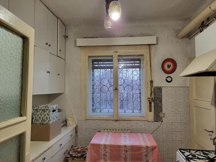 Casă cu 3 camere cu Teren 126 Mp în Central