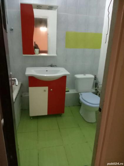 inchiriez camera in apartament de 2 camere - 1