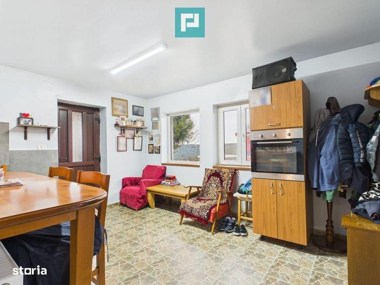 Casa frumoasa la Irato? la pre? bun - 8