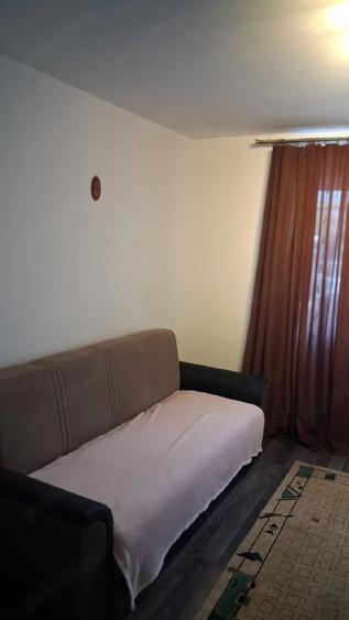 Garsonieră decomandată în Lipovei