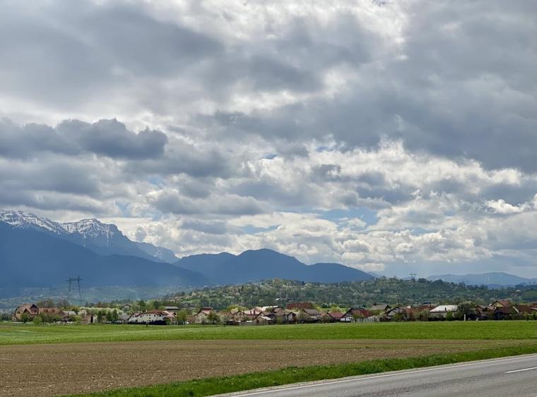 Teren plat P +4 Bran, panoramic munti, DN73, toate utilitatile - 10