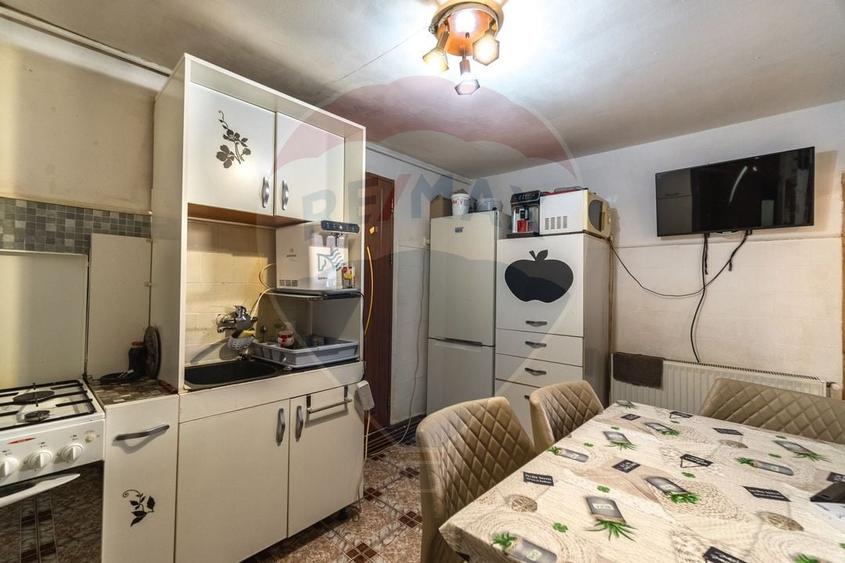 CASA COMPUSA DIN 2 APARTAMENTE, SCHEII BRASOVULUI| COMISION 0 - 14