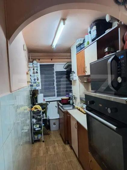 Apartament de vanzare, cu 2 camere, 38 mp, zona Dambu Pietros - 5