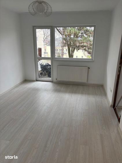 De vanzare ap. cu 3 camere, Cart. Budai, Str. Panselutelor, et. 3/4 - 3