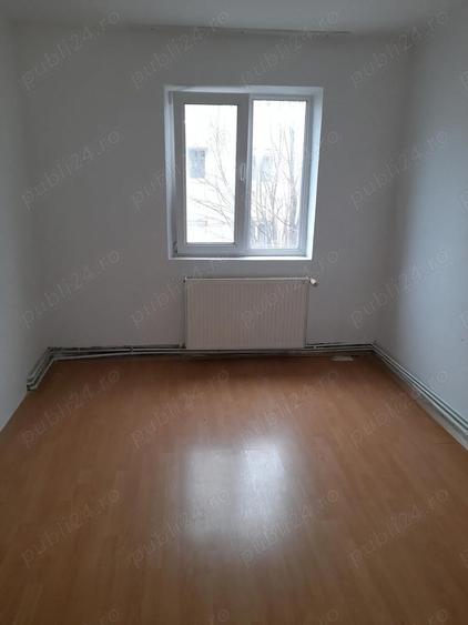 Apartament cu 3 camere, decomandat, la etaj 3, in Caransebes, 73.500euro - 5
