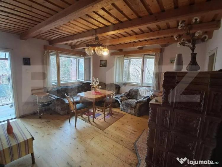 Casă cu 4 camere cu Teren 240 Mp în Central