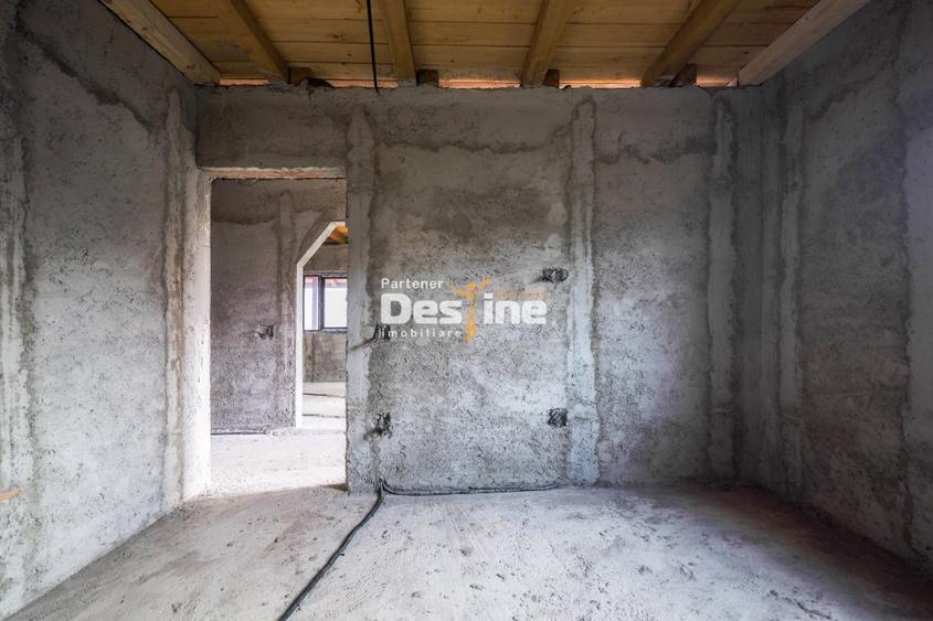 Comision 0% Casa individuala la rosu 75 mp P+POD 570 mp teren canalizare Ciurea - 9