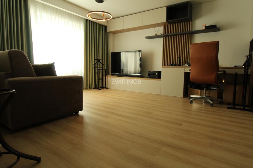 Piata Alba Iulia - Bd. Burebista - bloc mixt - studio complet renovat