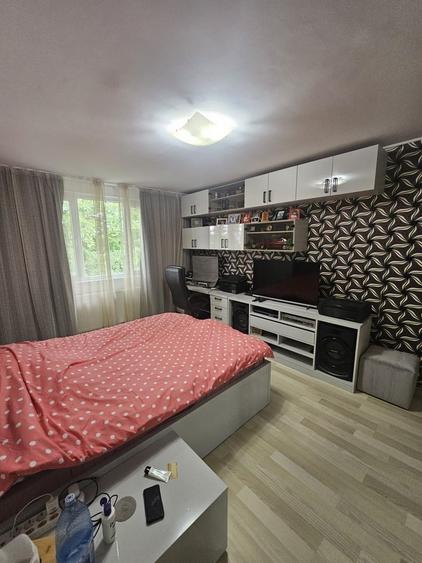 Berceni, Lukoil Straja - 9