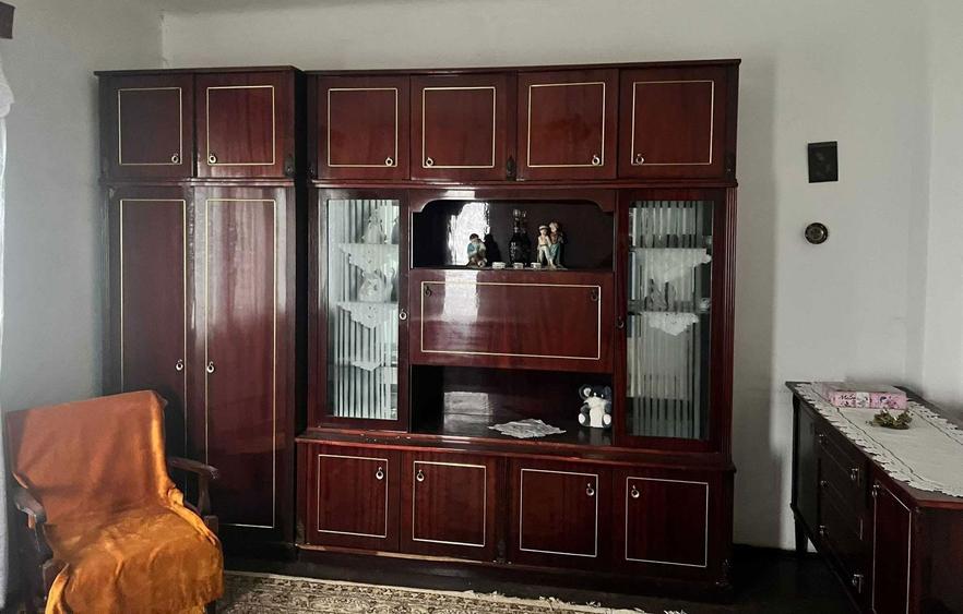 Se vinde casa ideala pentru o familie/locuit permanent . - 3