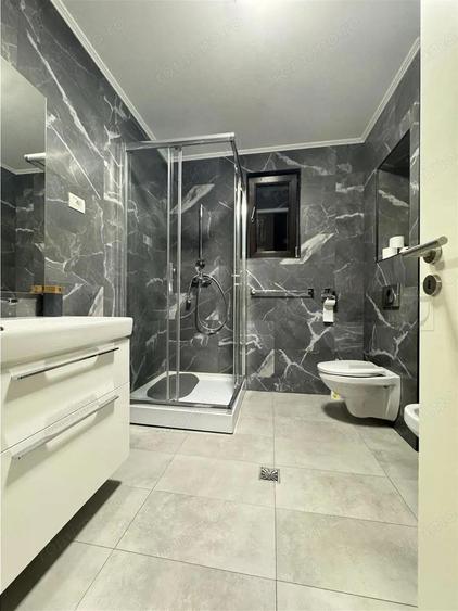 MEHALA - VILA SPATIOASA - 9 CAMERE - GARAJ - TEREN GENEROS - 6