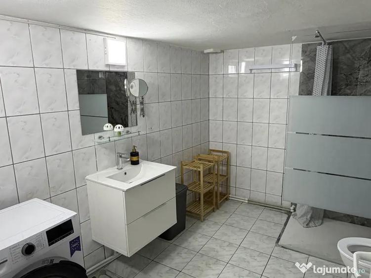 Inchiriez casa cu 3 camere la curte - 3