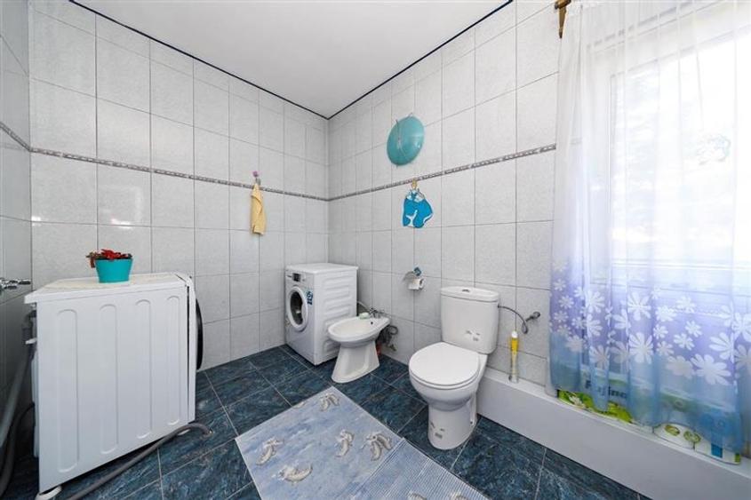 Vanzare Casa zona Tractorul, teren aferent 700 mp - 37