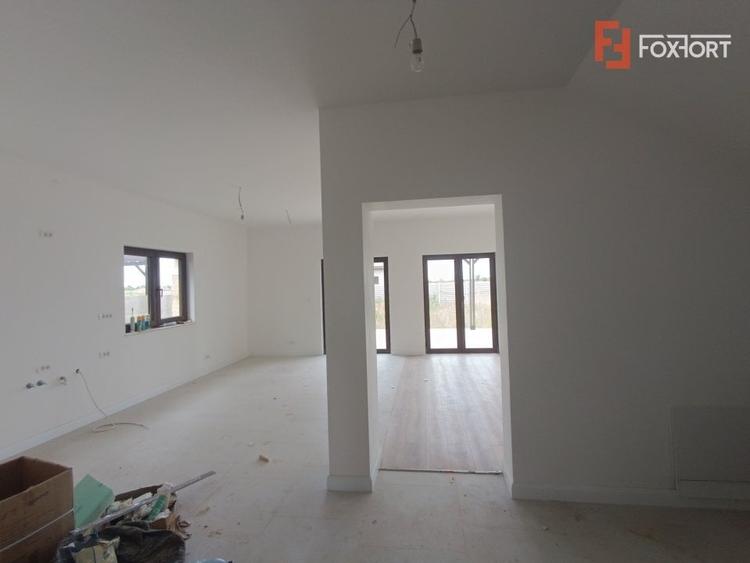 Casa individuala cu 4 camere de vanzare in Mosnita Noua - 2