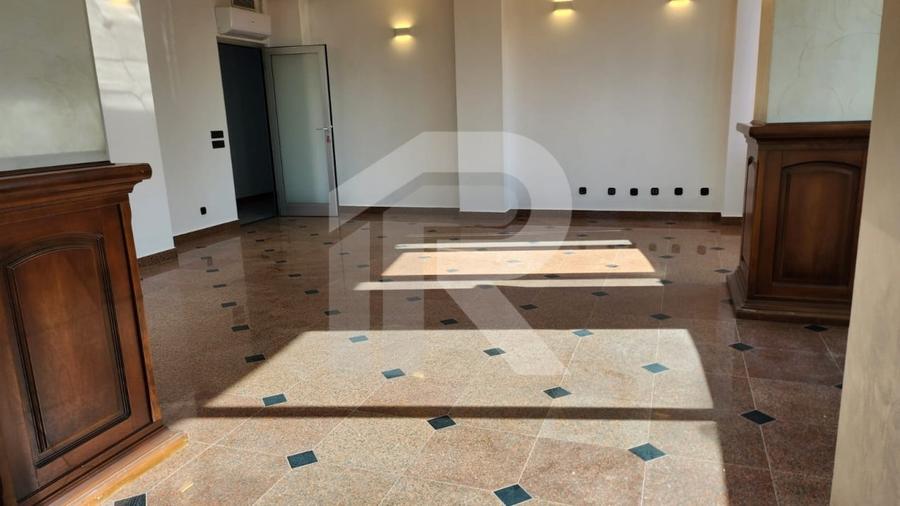 Spațiu premium birouri sau clinică, 2 corpuri, 12 parcări, lift, terasă - 7500 E - 25