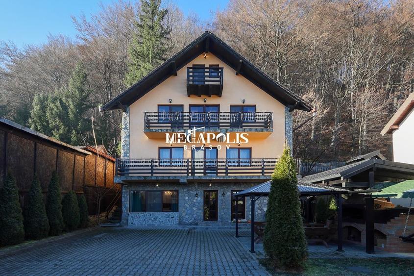 Pensiune/Vilă de vânzare în Bran | 8 camere | 180 mp - 1