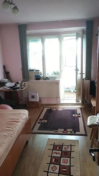Apartament cu doua camere decomandat - 1