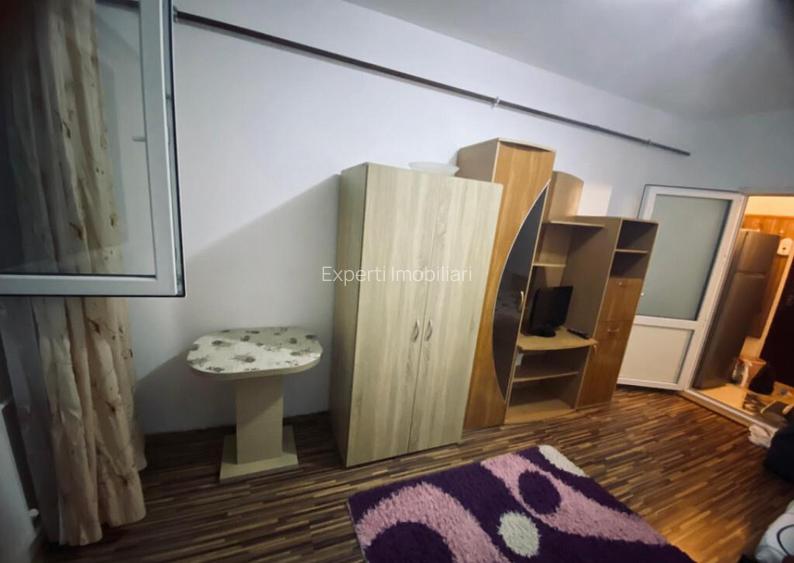 Garsoniera de inchiriat pe termen lung zona CET, Const