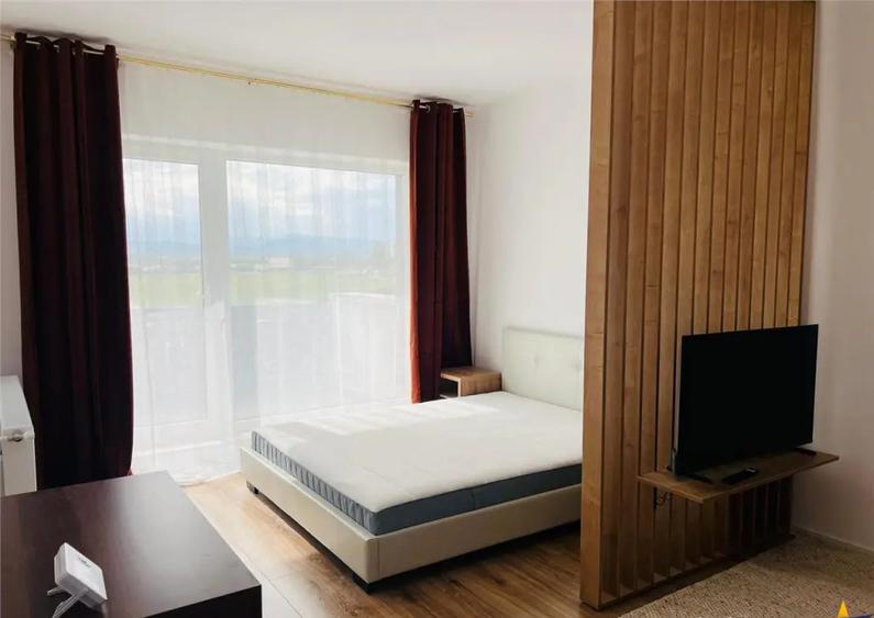 Decomandata,bloc nou,terasa,loc parcare, aria Coresi,Tractor - 1