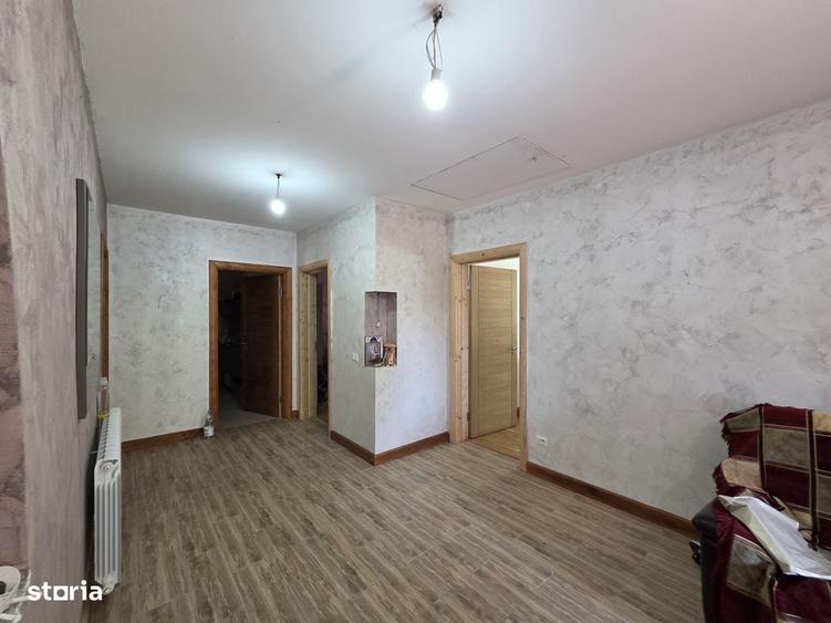 Casă cu 4 camere în Domnești-Sat