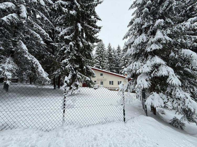 Casă de vacanță spațioasă în Călățele Pădure – Dealul Negru, teren 2000 mp - 6