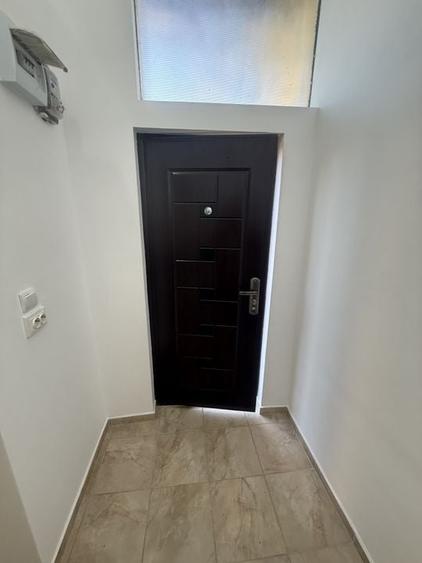 2 corpuri de Casă renovate + teren 125 mp Campina - 16