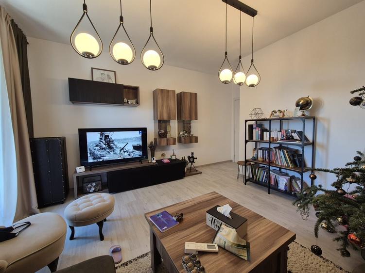 Apartament cu 3 camere decomandat în Central