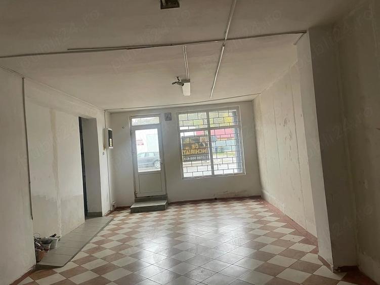 Spațiu comercial, de 80 mp, în Corod