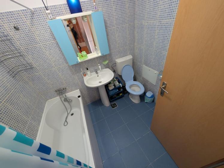 Apartament cu 2 camere semidecomandat, mobilat în Baciu