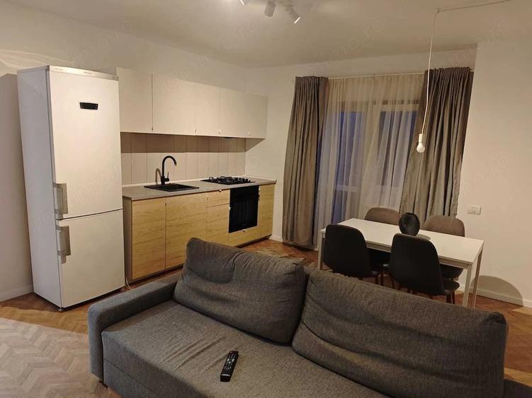 Apartament cu 3 camere decomandat în Brâncoveanu