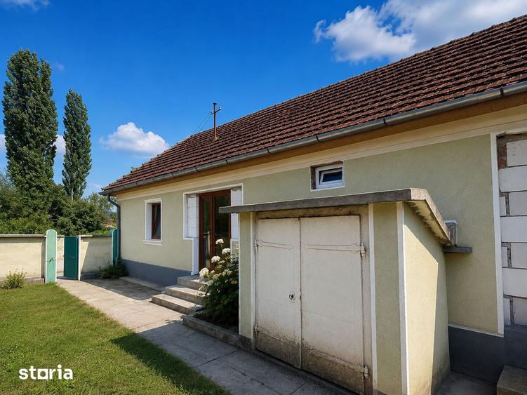 Casă cu 2 camere cu Teren 1411 Mp în Măderat