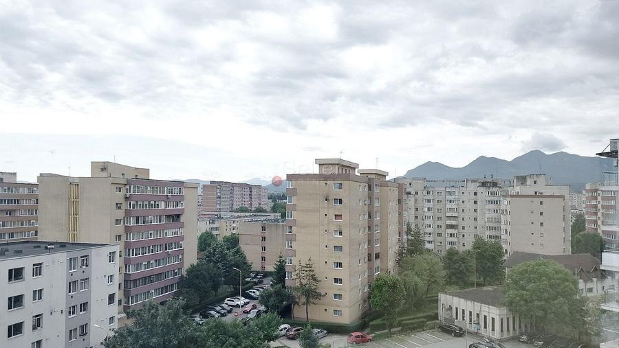 Apartament cu 3 camere decomandat în Județean