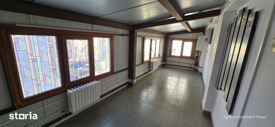 Spațiu comercial, de 80 mp, în Central
