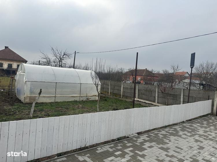 Casă cu 4 camere cu Teren 3885 Mp în Izgar