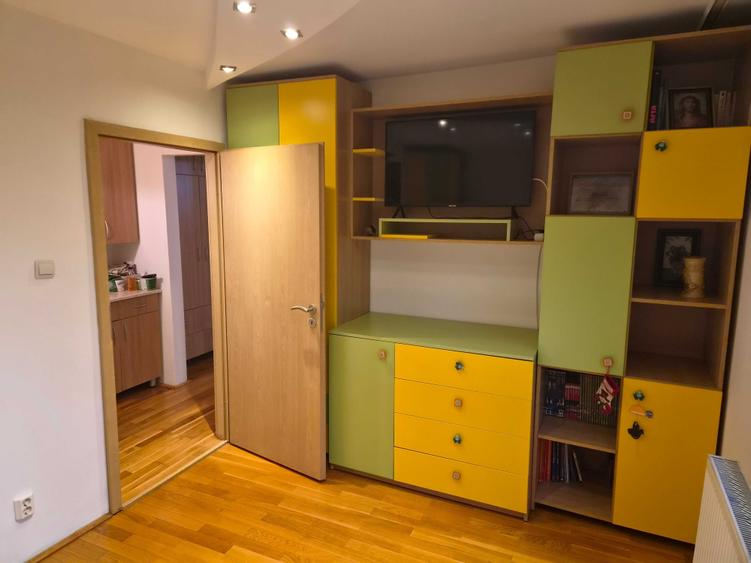 Apartament cu 2 camere decomandat în Girocului