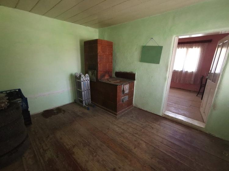 Casă individuală cu 2 camere cu Teren 1170 Mp în Central