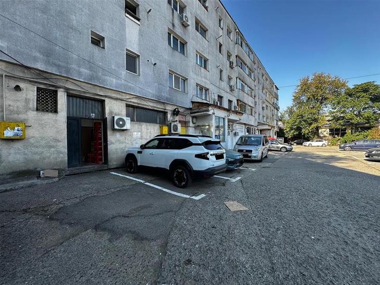 Spațiu comercial, de 84 mp, în Nicolina