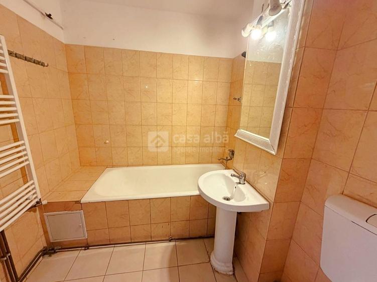 Apartament cu 3 camere decomandat în Alexandru cel Bun