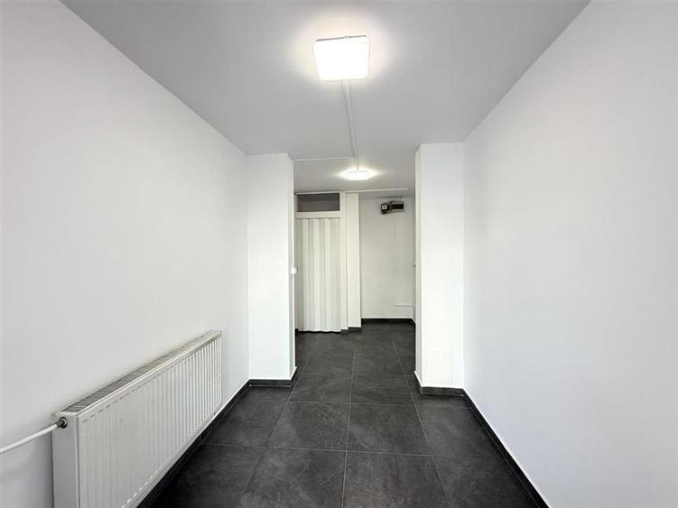 Spațiu comercial, de 15 mp, în Decebal