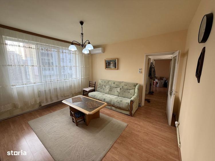 Apartament 3 camere 60 mp etaj 2 - Campina ,langa OMV - 16