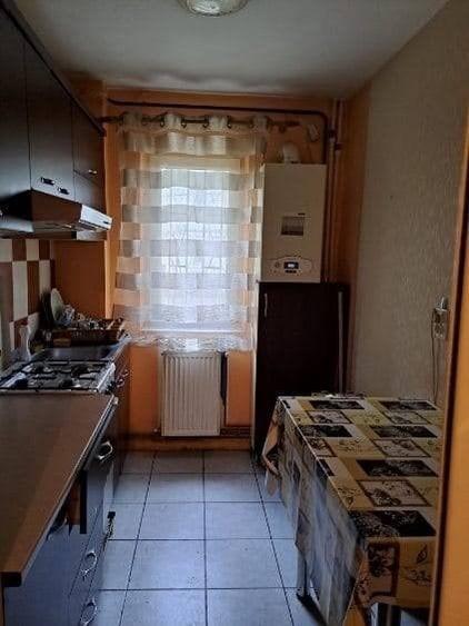 Apartament cu 2 camere, zona Zimbru - 1