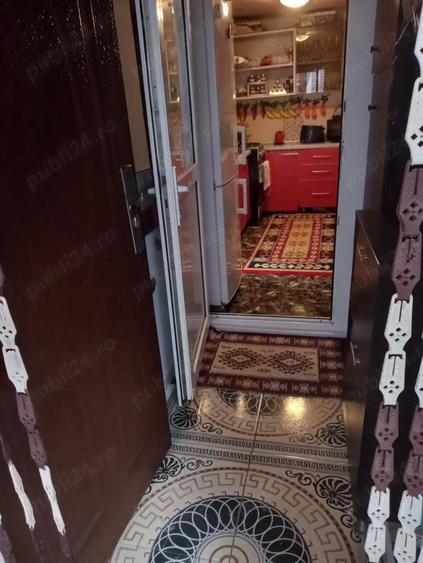 Proprietar vand Casa cu 2 camere si 2 bai, CURTE COMUNA Sector 6 - 3