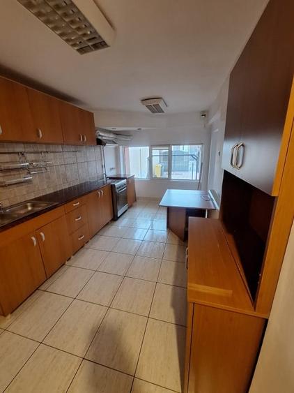 Capitol, imobil P+1, IDEAL BIROURI, 150 mp., curte - 8