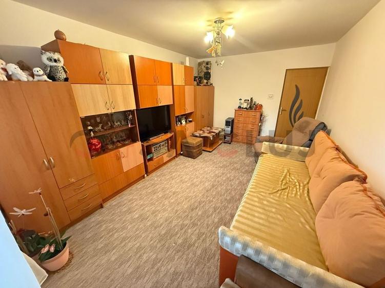 2 camere, decomandat, etaj intermediar, Între Lacuri - 3