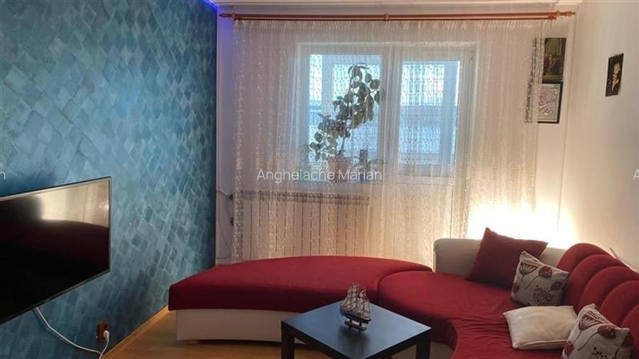 Apartament trei camere , zona Cartier Sud , decomandat , imbunatatit Apartament trei camere , zona Cartier Sud , decomandat , imbunatatit