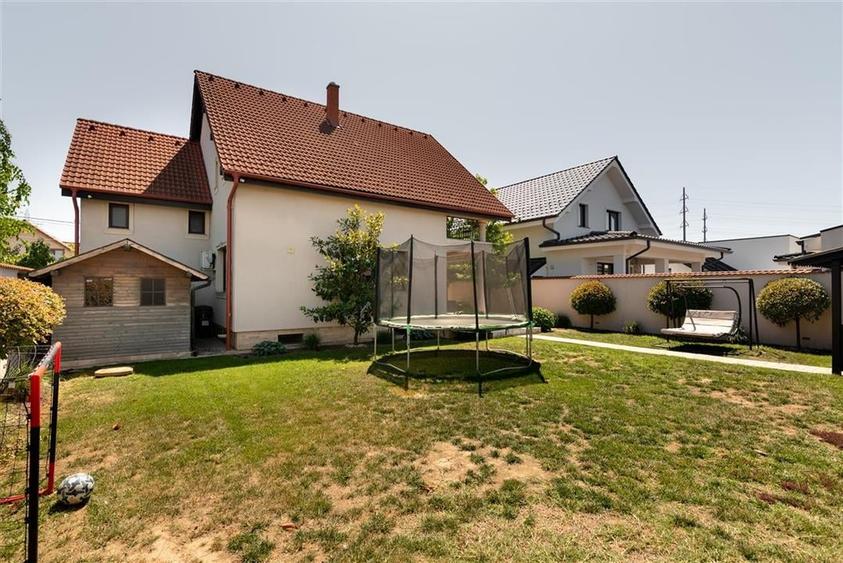 RECO Vila cu 5 camere str. Apateului- zona Nufarul - 51