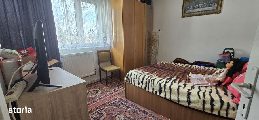 Aleea Trandafirilor Targovi?te, vanzare apartament 3camere, etaj3/4 - 4
