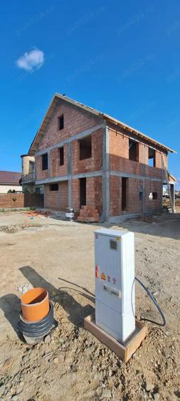 PROPRIETAR vand case individuale la rosu in Oradea! - 10