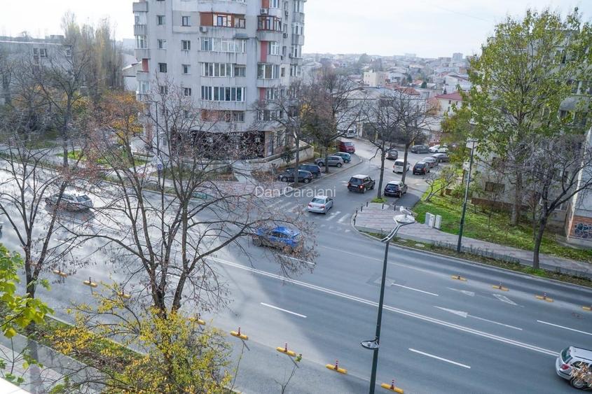 Vând duplex etajul 4 și 5 zona Trocadero